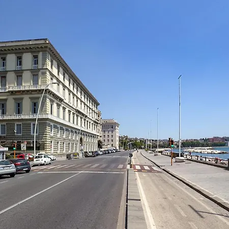 Via Galiani 20 * Neapel